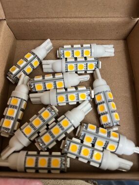 LED light bulbs for RV/camper lights.    12 New.  Grv T10 921 922 13.  White